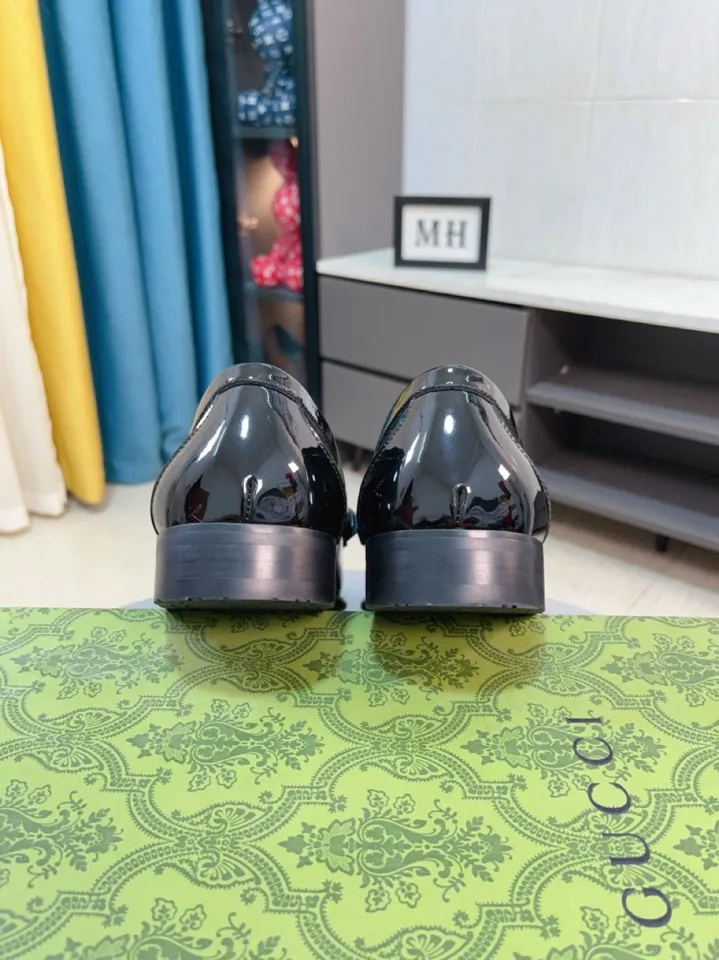 Men's shoes 💰500🌹🌹Niuli [GUCCI Gucci] A new style of formal men's leather shoes is coming~ The original quality upper is made of patent leather imported from Italy, the leather is soft and delicate, comfortable and soft first-layer cowhide lining, rubber wear-resistant outsole, the shoe shape is dignified and domineering, and the luxury charm cannot be concealed! The natural and free nouveau riche leads the trend. Code number: 38-44